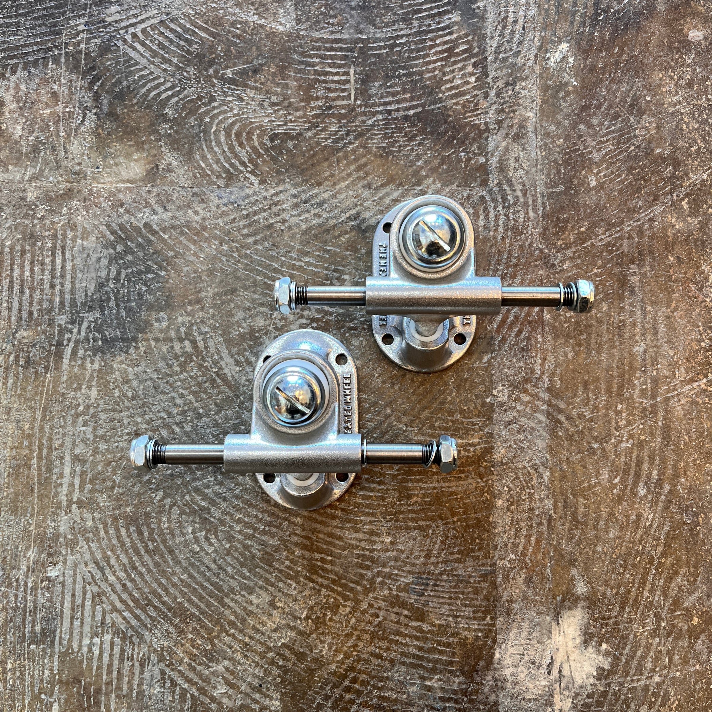 THE HEATED WHEEL] POLARIZER TRUCKS | Cambie SkateShop