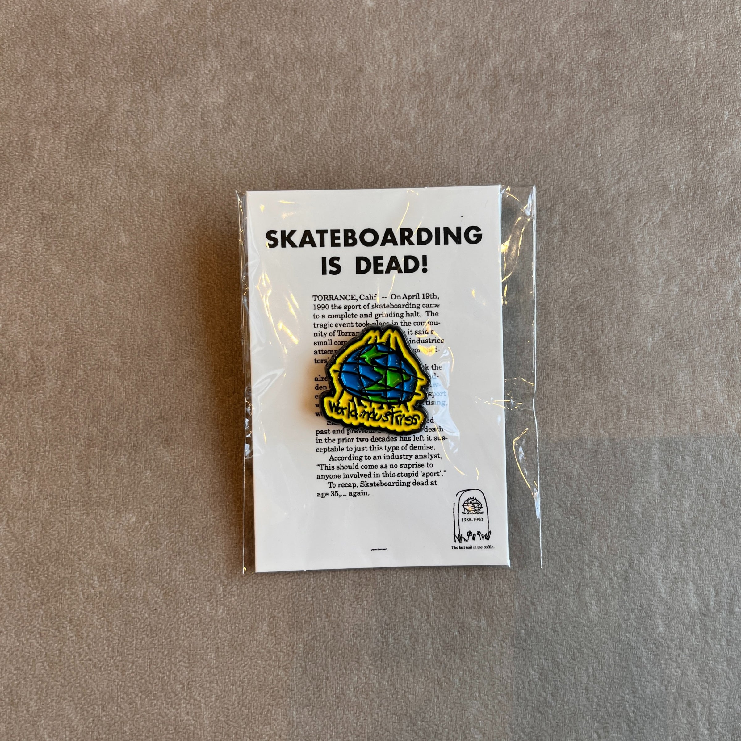 ★レア！レトロ★WDW★2002★アーティスト・チョイスピン★ World Industries] World Scribble Pin | Cambie SkateShop